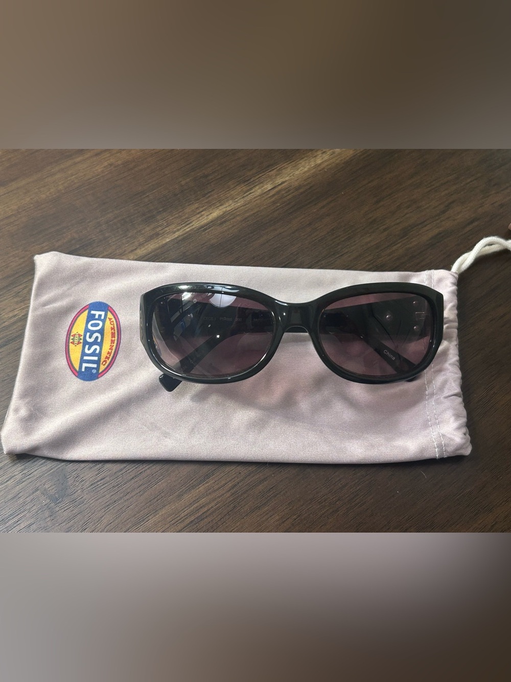Fossil Women’s Vintage Brown Sunglasses with Gradient Lenses